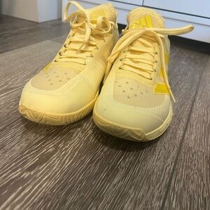 LIKE NEW ADIDAS Lightstrike Tennis Pro Athletic Shoes